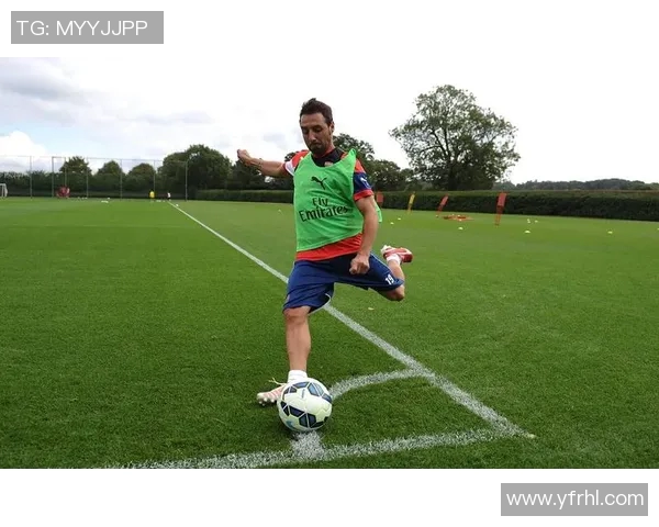 足球球星裸身挑战极限展现自信与力量的魅力瞬间